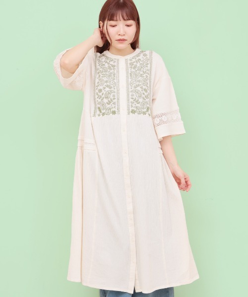 チチカカ（チチカカ）の「Rico クレープペイズリー刺繍ワンピース（ワンピース・レディース・イエロー/ライトベージュ/チャコールグレー・FREE）」の3枚目の写真