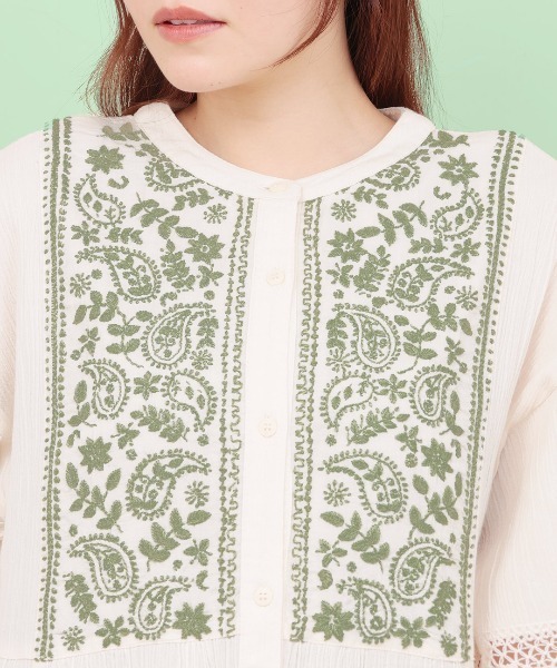 チチカカ（チチカカ）の「Rico クレープペイズリー刺繍ワンピース（ワンピース・レディース・イエロー/ライトベージュ/チャコールグレー・FREE）」の5枚目の写真