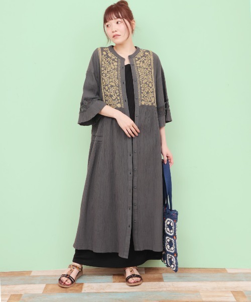 チチカカ（チチカカ）の「Rico クレープペイズリー刺繍ワンピース（ワンピース・レディース・イエロー/ライトベージュ/チャコールグレー・FREE）」の8枚目の写真