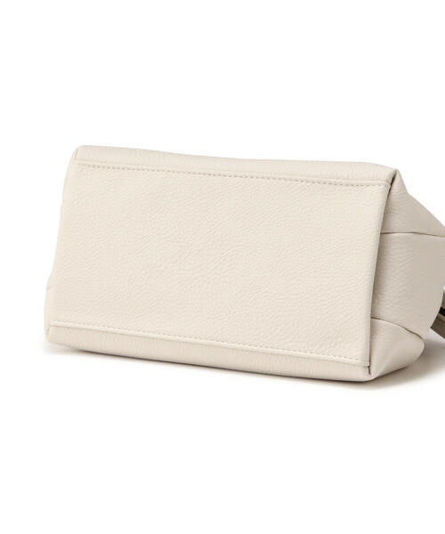 FREE'S MART(フリーズマート)の「◆オーバージップバッグ(ショルダーバッグ・レディース・ブラック/ホワイト・フリ-)」の4枚目の写真