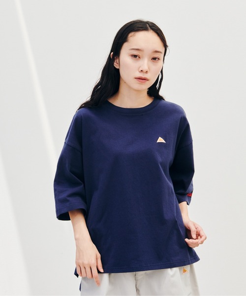 KELTY(ケルティ)の「ミニロゴ ハーフスリーヴ ティーシャツ(Tシャツ/カットソー・レディース・ブラック/ホワイト/ネイビー/ベージュ/ヘザーグレー・FREE)」の6枚目の写真