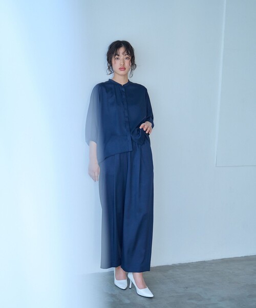 CAST:(キャストコロン)の「【セットアップ対応/吸水速乾/UV効果】シルキーツイルフォルムブラウス(シャツ/ブラウス・レディース・グリーン/ネイビー・M)」の5枚目の写真