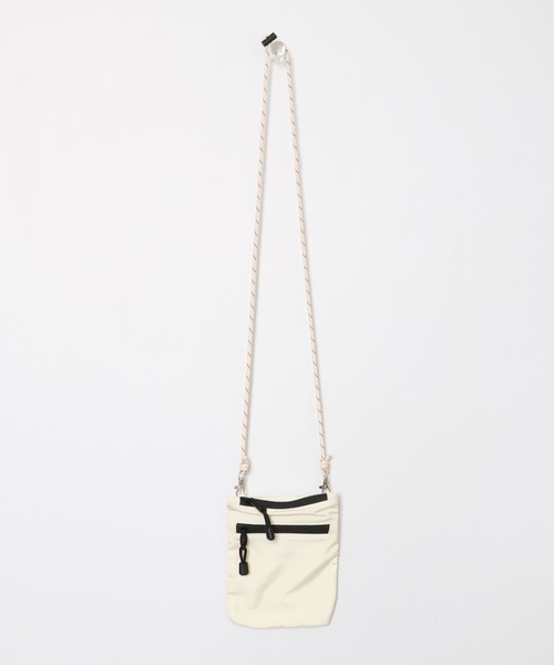 SMELLY（スメリー）の「ジップミニサコッシュ（ショルダーバッグ・レディース・ブラック/アイボリー・-）」の11枚目の写真