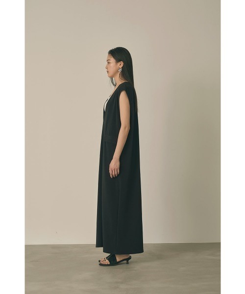 marjour（マージュール）の「FLAP LONG VEST DRESS（ワンピース・レディース・ネイビー/ブラック・02/01）」の15枚目の写真