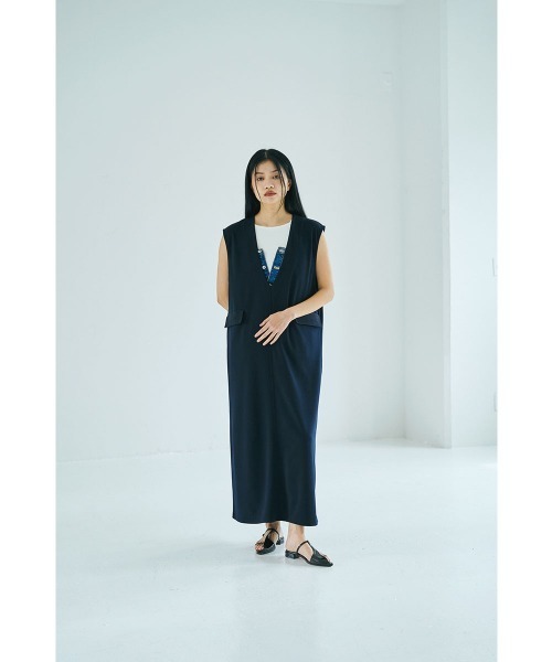 marjour（マージュール）の「FLAP LONG VEST DRESS（ワンピース・レディース・ネイビー/ブラック・02/01）」の4枚目の写真