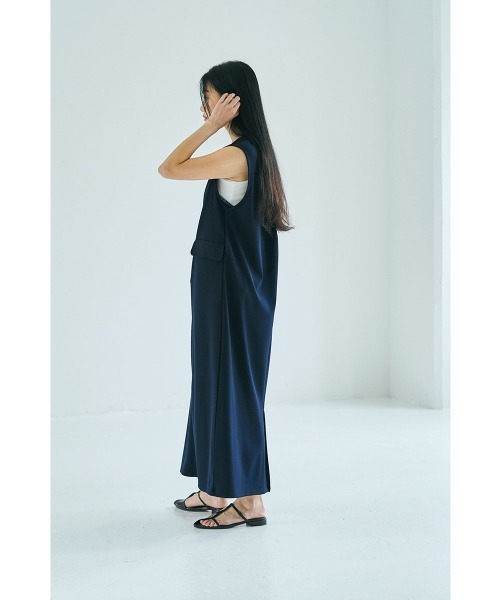 marjour（マージュール）の「FLAP LONG VEST DRESS（ワンピース・レディース・ネイビー/ブラック・02/01）」の8枚目の写真