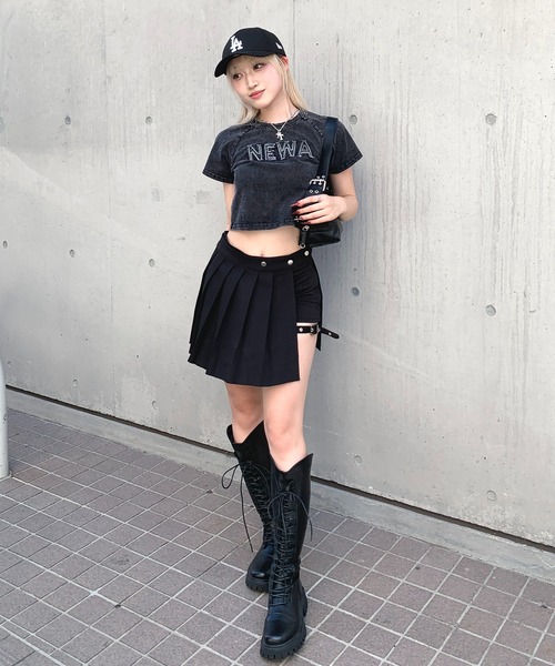 lilful(リルフル)の「ダメージ英字ロゴワッペン デニムコンパクトショート丈Tシャツ 肌見せ(Tシャツ/カットソー・レディース・ブラック・S/M/L)」の8枚目の写真