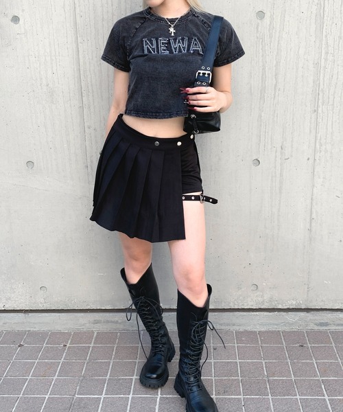 lilful(リルフル)の「ダメージ英字ロゴワッペン デニムコンパクトショート丈Tシャツ 肌見せ(Tシャツ/カットソー・レディース・ブラック・S/M/L)」の12枚目の写真