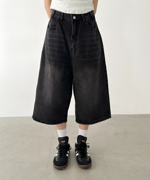 Bamm(バム)の「デニムハーフワイドパンツ(デニムパンツ・レディース・ブラック/ライトブルー・M/L)」の2枚目の写真