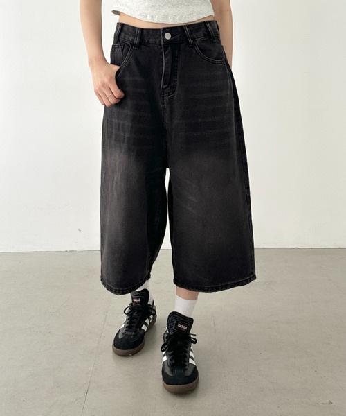 Bamm(バム)の「デニムハーフワイドパンツ(デニムパンツ・レディース・ブラック/ライトブルー・M/L)」の4枚目の写真