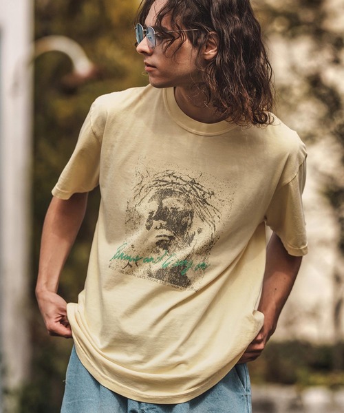 CAMBIO(カンビオ)の「mt9730- ピグメントTシャツ_Jesus(Tシャツ/カットソー・メンズ・アイボリー/ブラック系その他/イエロー系その他・S/M/L/XL)」の1枚目の写真