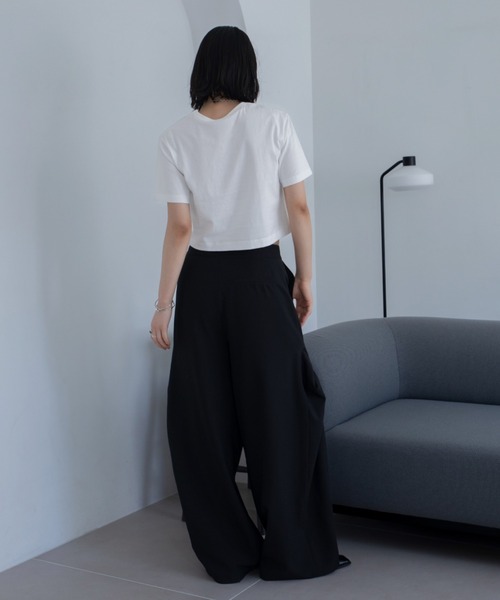 VACANCY(ヴァカンシー)の「ロゴ刺繍ギャザーショート丈Tシャツ(Tシャツ/カットソー・レディース・レッド/ブラック/ホワイト・FREE)」の14枚目の写真