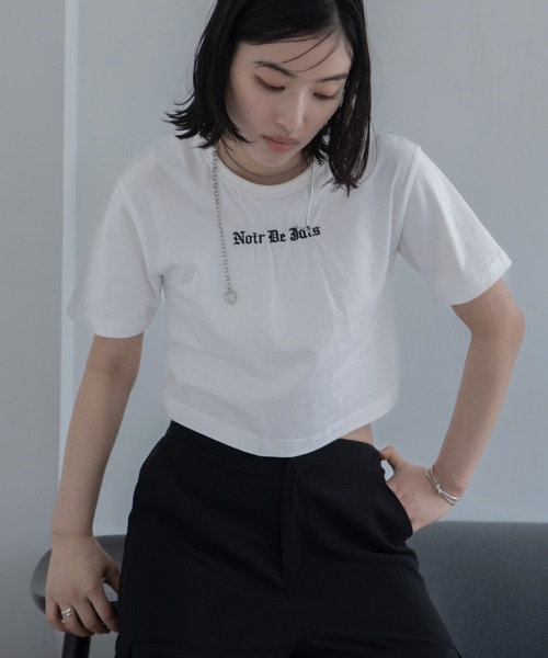 VACANCY(ヴァカンシー)の「ロゴ刺繍ギャザーショート丈Tシャツ(Tシャツ/カットソー・レディース・レッド/ブラック/ホワイト・FREE)」の5枚目の写真