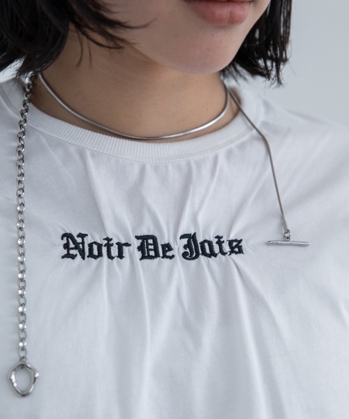 VACANCY(ヴァカンシー)の「ロゴ刺繍ギャザーショート丈Tシャツ(Tシャツ/カットソー・レディース・レッド/ブラック/ホワイト・FREE)」の9枚目の写真