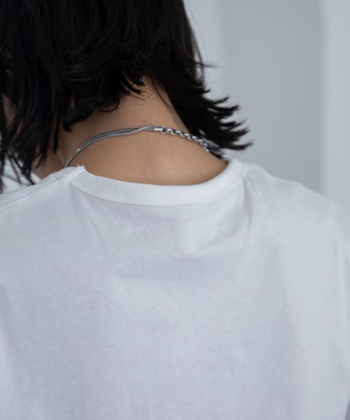 VACANCY(ヴァカンシー)の「ロゴ刺繍ギャザーショート丈Tシャツ(Tシャツ/カットソー・レディース・レッド/ブラック/ホワイト・FREE)」の10枚目の写真