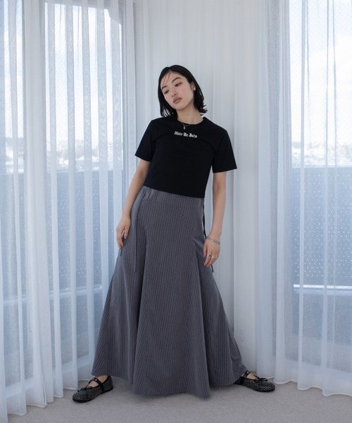 VACANCY(ヴァカンシー)の「ロゴ刺繍ギャザーショート丈Tシャツ(Tシャツ/カットソー・レディース・レッド/ブラック/ホワイト・FREE)」の19枚目の写真
