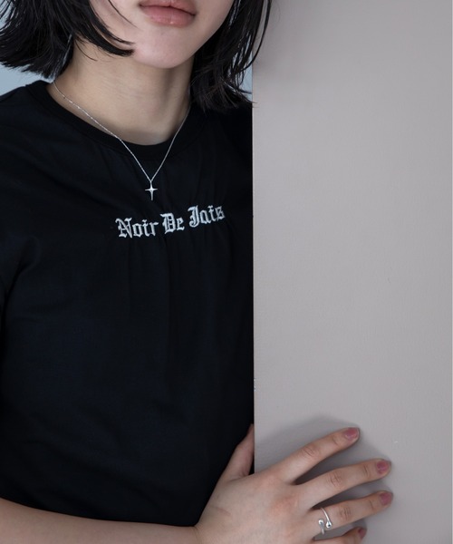 VACANCY(ヴァカンシー)の「ロゴ刺繍ギャザーショート丈Tシャツ(Tシャツ/カットソー・レディース・レッド/ブラック/ホワイト・FREE)」の16枚目の写真