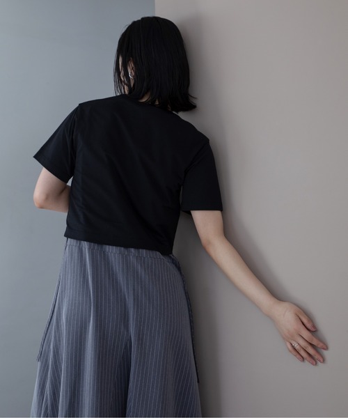 VACANCY(ヴァカンシー)の「ロゴ刺繍ギャザーショート丈Tシャツ(Tシャツ/カットソー・レディース・レッド/ブラック/ホワイト・FREE)」の18枚目の写真