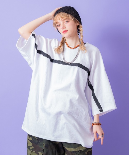 a.p.o.v.(エーピーオービー)の「a.p.o.v. ハンドペイントテイストラインスーパーオーバーサイズTシャツ(Tシャツ/カットソー・メンズ・ホワイト/ブラック・ONESIZE)」の4枚目の写真