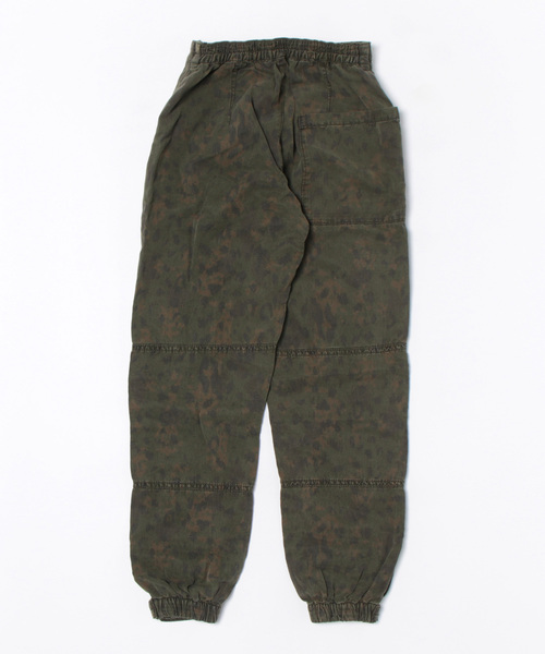 ALLSAINTS(オールセインツ)の「VAL HIGH-RISE CARGO LINEN BLEND TROUSERS | VAL ハイライズ カーゴ リネン ブレンド トラウザー(カーゴパンツ・レディース・グリーン系その他・8/4/6)」の8枚目の写真
