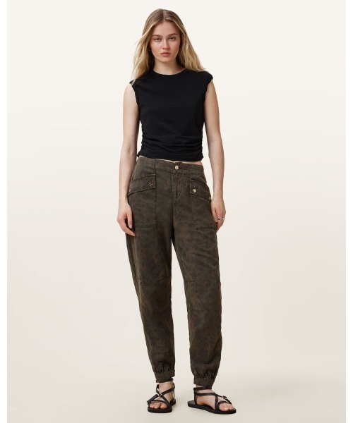 ALLSAINTS(オールセインツ)の「VAL HIGH-RISE CARGO LINEN BLEND TROUSERS | VAL ハイライズ カーゴ リネン ブレンド トラウザー(カーゴパンツ・レディース・グリーン系その他・8/4/6)」の4枚目の写真