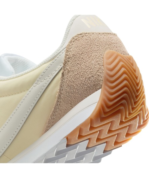 NIKE（ナイキ）の「ナイキ NIKE ナイキ パシフィック（スニーカー・レディース・マスタード・23.5cm/24.0cm/25.0cm/24.5cm）」の8枚目の写真