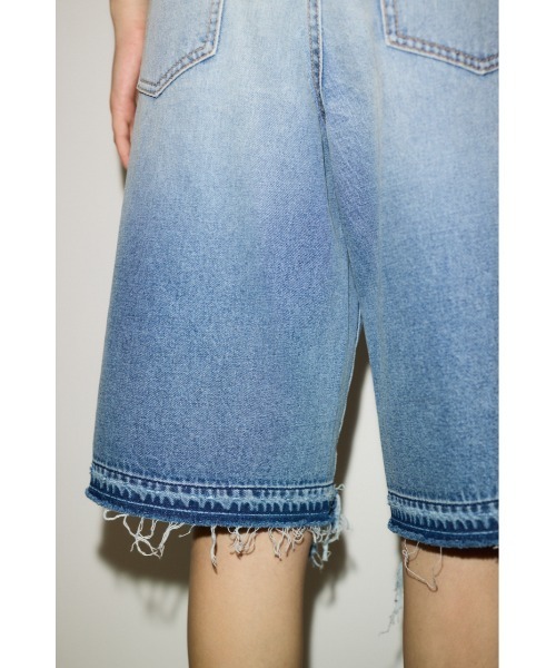 THROW by SLY（スローバイスライ）の「THROW RIPPED HALF DENIM PT/BE リップド ハーフ デニム パンツ ビーイー（デニムパンツ・レディース・ライトブルー/ブラウン・0/1）」の10枚目の写真