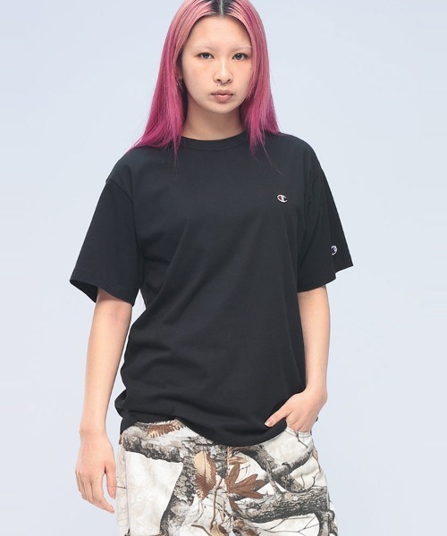 Champion(チャンピオン)の「Champion Tシャツ USAコットン100% 綿100 ワンポイントロゴ 刺繍 C3-X352(Tシャツ/カットソー・メンズ・ブラック/ネイビー/ホワイト/ブルー/スカイブルー・LL/M/L)」の2枚目の写真