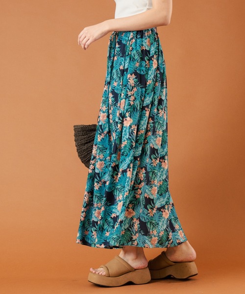 anap mimpi（アナップミンピ）の「ボタニカル柄 レーヨン タック フレア ロング スカート【セットアップ着用可】（スカート・レディース・グリーン/ブラック・FREE）」の4枚目の写真