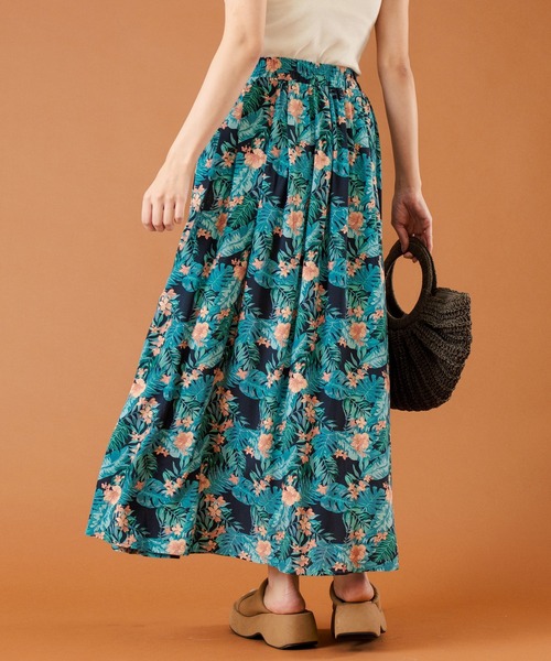 anap mimpi（アナップミンピ）の「ボタニカル柄 レーヨン タック フレア ロング スカート【セットアップ着用可】（スカート・レディース・グリーン/ブラック・FREE）」の5枚目の写真