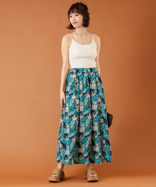 anap mimpi（アナップミンピ）の「ボタニカル柄 レーヨン タック フレア ロング スカート【セットアップ着用可】（スカート・レディース・グリーン/ブラック・FREE）」の6枚目の写真