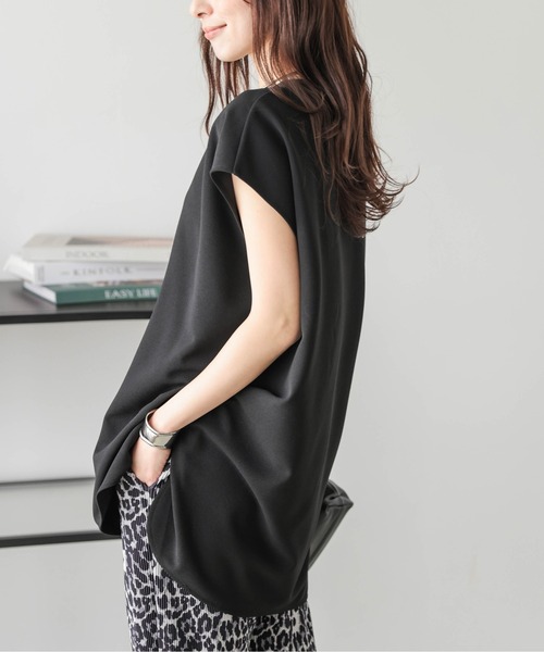 La-gemme（ラジェム）の「フレンチスリーブ ラウンドヘムトップス（Tシャツ/カットソー・レディース・グレイッシュベージュ/ホワイト/ブラック・フリー）」の7枚目の写真