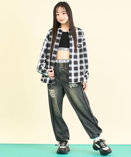 ANAP GｉRL（アナップガール）の「ANAPR+S オーバーチェックシャツ (キッズお揃い)【ユニセックス】（シャツ/ブラウス・キッズ・ホワイト/ブラック・M/S/XS）」の17枚目の写真