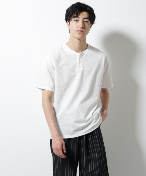 NANO universe（ナノユニバース）の「ジャージーサッカーヘンリーネックTシャツ 半袖（Tシャツ/カットソー・メンズ・グレー/ブラック/ホワイト/ネイビー・M/S/L）」の2枚目の写真