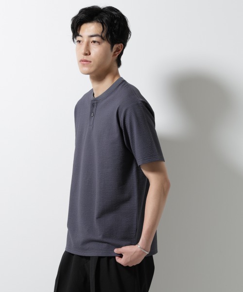 NANO universe（ナノユニバース）の「ジャージーサッカーヘンリーネックTシャツ 半袖（Tシャツ/カットソー・メンズ・グレー/ブラック/ホワイト/ネイビー・M/S/L）」の5枚目の写真