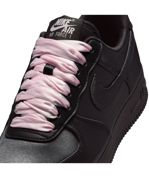 NIKE(ナイキ)の「WMNS AIR FORCE 1 '07 LV8(スニーカー・レディース・ブラック・25.0cm/24.5cm/24.0cm/23.5cm/23.0cm/22.5cm/25.5cm/26.0cm)」の4枚目の写真