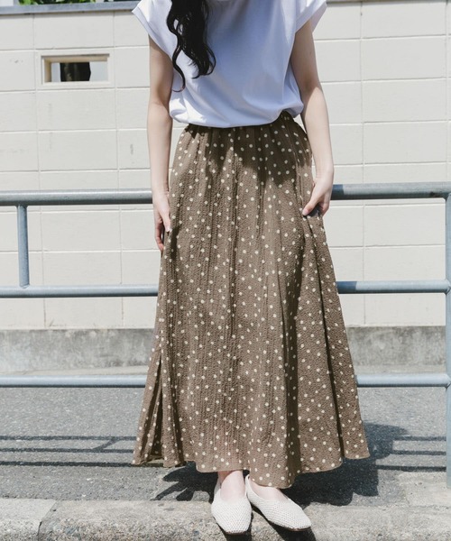 ITEMS URBANRESEARCH（アイテムズ アーバンリサーチ）の「フクレドットギャザースカート（スカート・レディース・モカ/ブラック・FREE）」の11枚目の写真