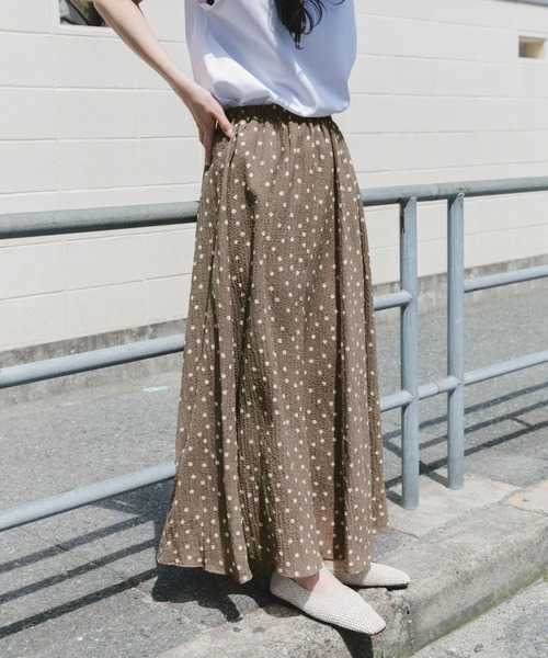 ITEMS URBANRESEARCH（アイテムズ アーバンリサーチ）の「フクレドットギャザースカート（スカート・レディース・モカ/ブラック・FREE）」の12枚目の写真