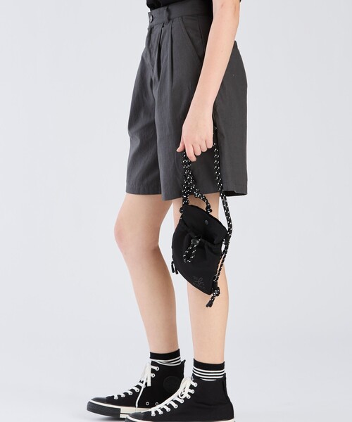 To b. by agnes b.(トゥービーバイアニエスベー)の「コットン ショートパンツ(その他パンツ・レディース・グレー系その他・38/40/36)」の4枚目の写真