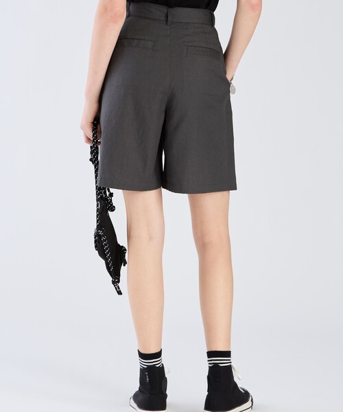 To b. by agnes b.(トゥービーバイアニエスベー)の「コットン ショートパンツ(その他パンツ・レディース・グレー系その他・38/40/36)」の5枚目の写真