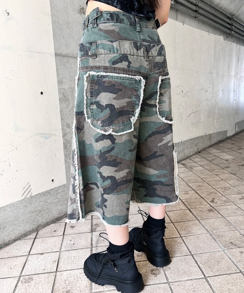 Figments(フィグメンツ)の「カモフラフリンジダブルウエストハーフパンツ(その他パンツ・レディース・その他1・SMALL/MEDIUM/LARGE)」の3枚目の写真