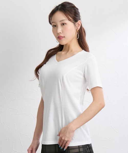Nissen glamor(ニッセングラマー)の「【大きい胸専用】綿100%汗染み防止Vネック美ライン半袖Tシャツ(Tシャツ/カットソー・レディース・ブラック/ホワイト/グレイッシュベージュ・M/L)」の1枚目の写真