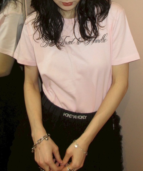 HONEY MI HONEY(ハニーミーハニー)の「Too Sweet to Handle T-shirt(Tシャツ/カットソー・レディース・ブラック/サックスブルー/ホワイト/ピンク・FREE)」の4枚目の写真