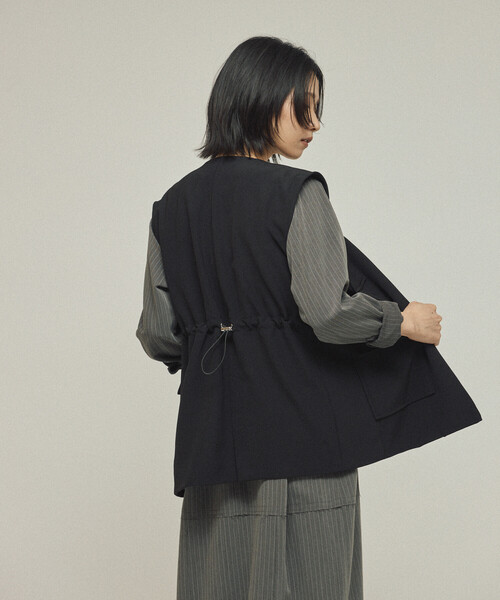 Firsthand(ファーストハンド)の「Firsthand/ファーストハンド ダブルクロス 4ポケット ジレ / ベスト(ベスト・レディース・ブラック/オフホワイト・フリ-)」の10枚目の写真