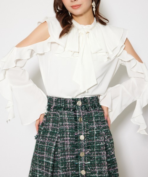 rienda(リエンダ)の「フリルスリーブビッグカラーリボンブラウス 秋服(シャツ/ブラウス・レディース・ブラック/ホワイト/ブラウン・FREE)」の2枚目の写真