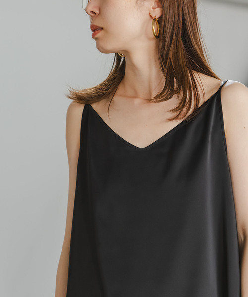 Noble（ノーブル）の「【洗える】メルティサテン2WAYキャミ（キャミソール・レディース・ブラック/ホワイト/ベージュ・FREE）」の18枚目の写真