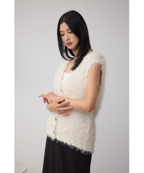 AZUL by moussy(アズールバイマウジー)の「ラメフェザーVネックニットベスト(ベスト・レディース・ブラウン/ブラック/アイボリー・FREE)」の5枚目の写真