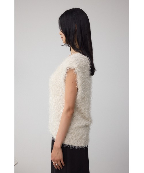 AZUL by moussy(アズールバイマウジー)の「ラメフェザーVネックニットベスト(ベスト・レディース・ブラウン/ブラック/アイボリー・FREE)」の8枚目の写真