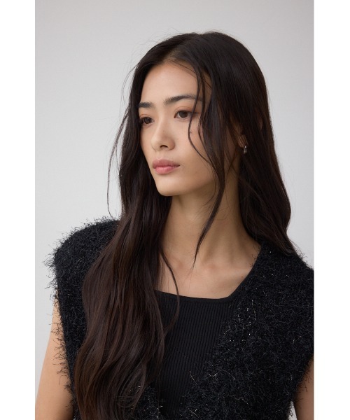 AZUL by moussy(アズールバイマウジー)の「ラメフェザーVネックニットベスト(ベスト・レディース・ブラウン/ブラック/アイボリー・FREE)」の13枚目の写真