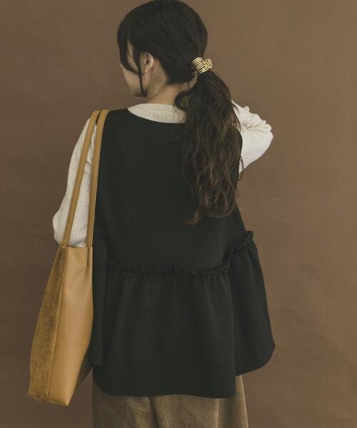 ITEMS URBANRESEARCH（アイテムズ アーバンリサーチ）の「『イージーケア』ティアードジレベスト（ベスト・レディース・オフホワイト/ブラック・FREE）」の9枚目の写真